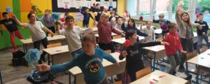 Učenici plešu