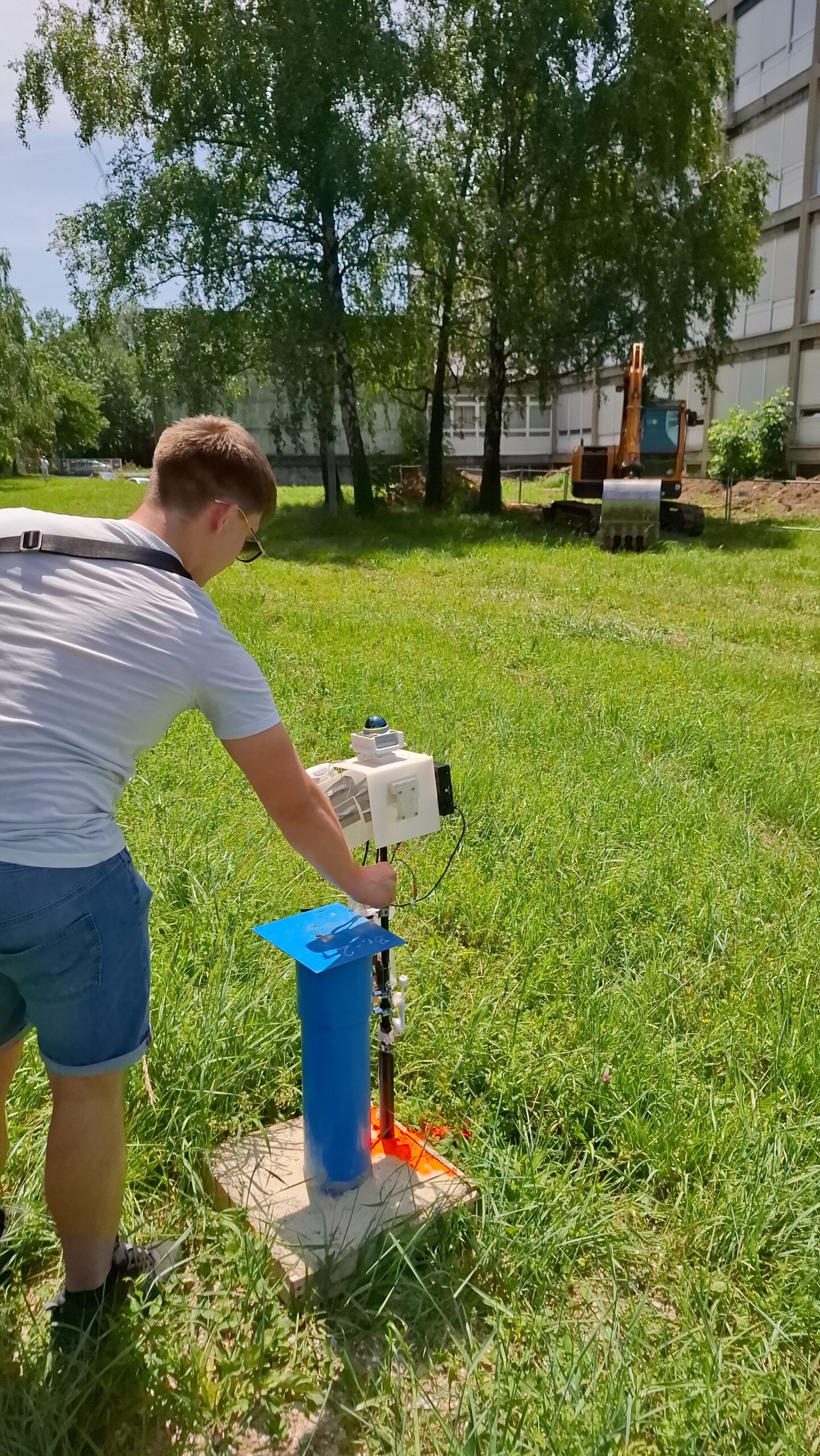 Geodetska škola: učenik koristi SLAM sustav za kartiranje školskog okoliša