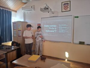 Učenici izlažu prezentacije