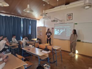 Učenici izlažu prezentacije