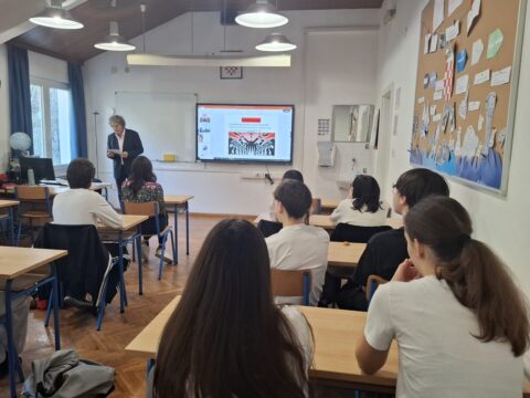 Prof.dr.sc. Aleksandar Jakir drži predavanja učenicima 8.razreda