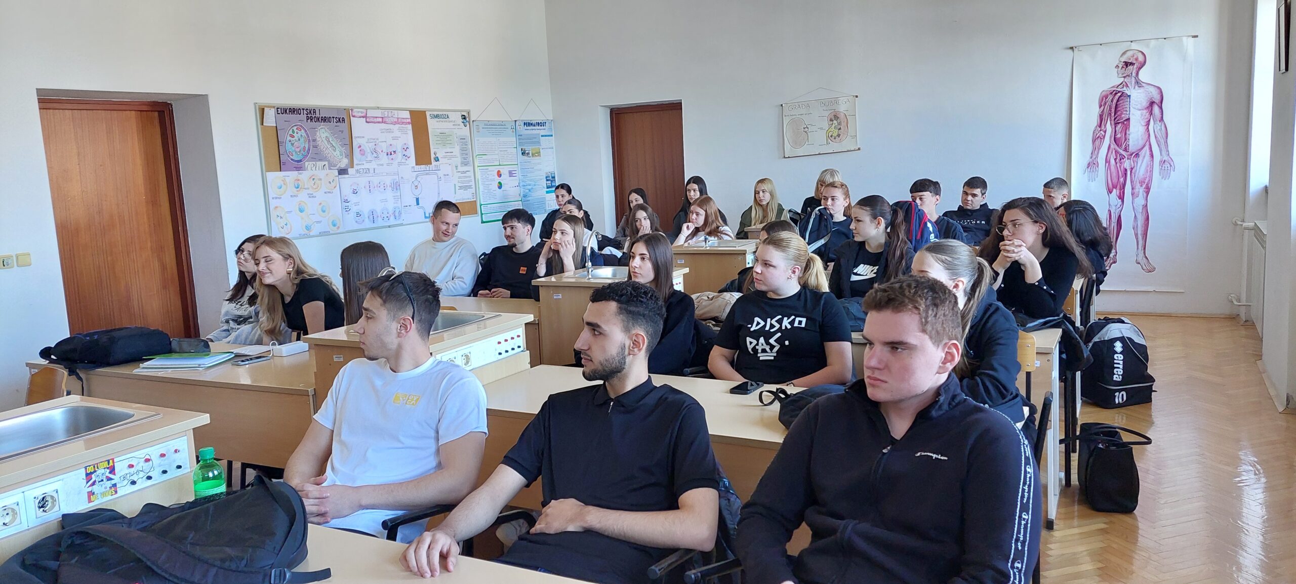 Učenici Gimnazije Vukovar na radionici.